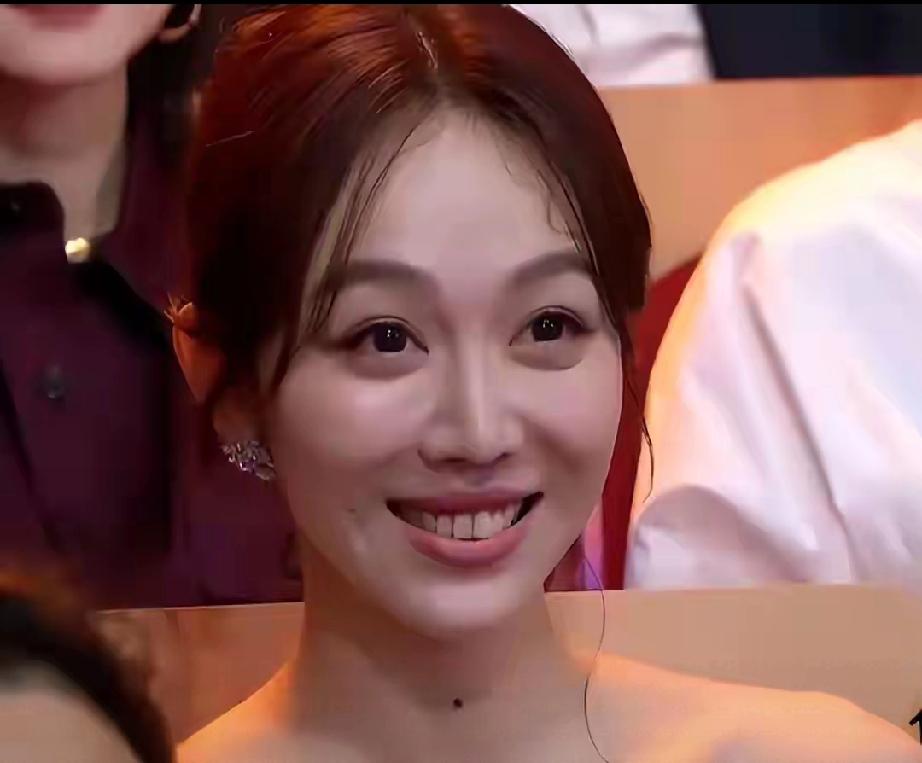 被嘲靠资本搭肖战？姜妍的清醒，打了多少内娱女星的脸
 
       《小城良方