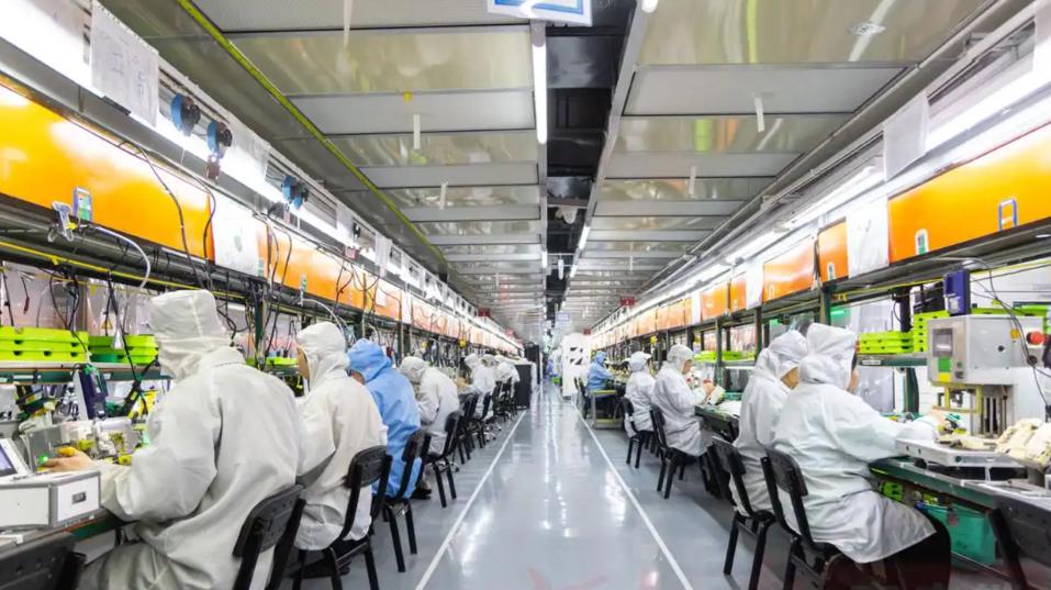 快讯！快讯！
据媒体报道，富士康方面突然宣布了在中国大陆追加产能的计划，动作引发