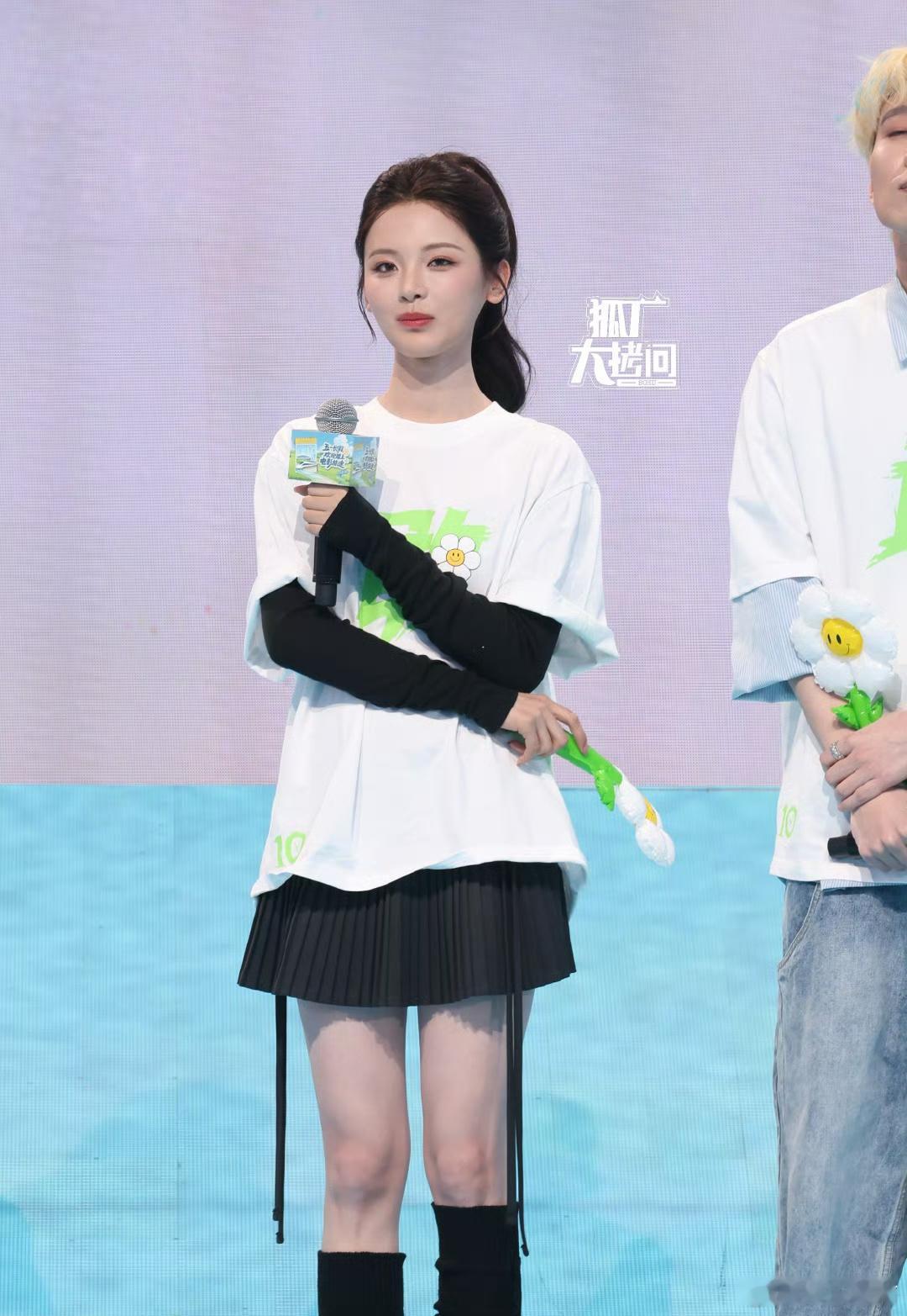 杨超越《10间敢死队》五一档片单发布会视频➕生图，好美！ 