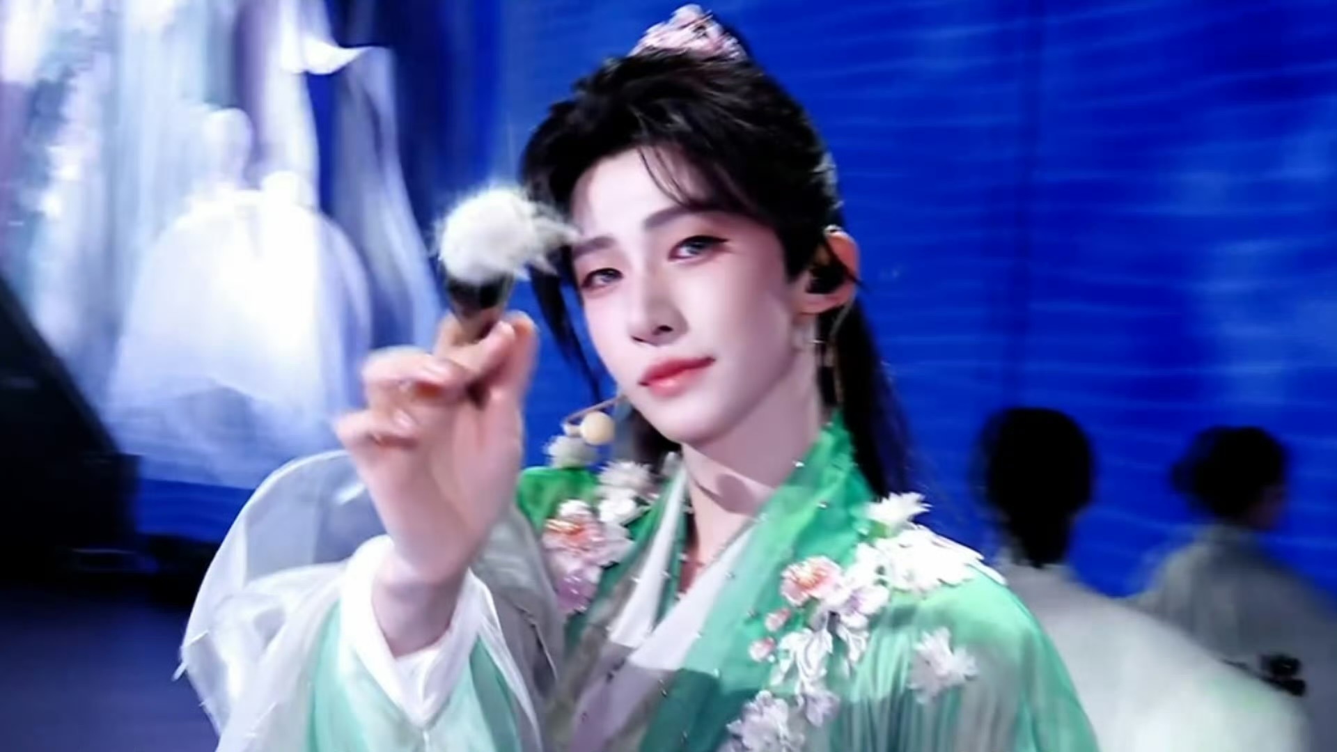 当你以为硬照的刘宇已经很帅的时候，动起来的帅哥更是完美😍 