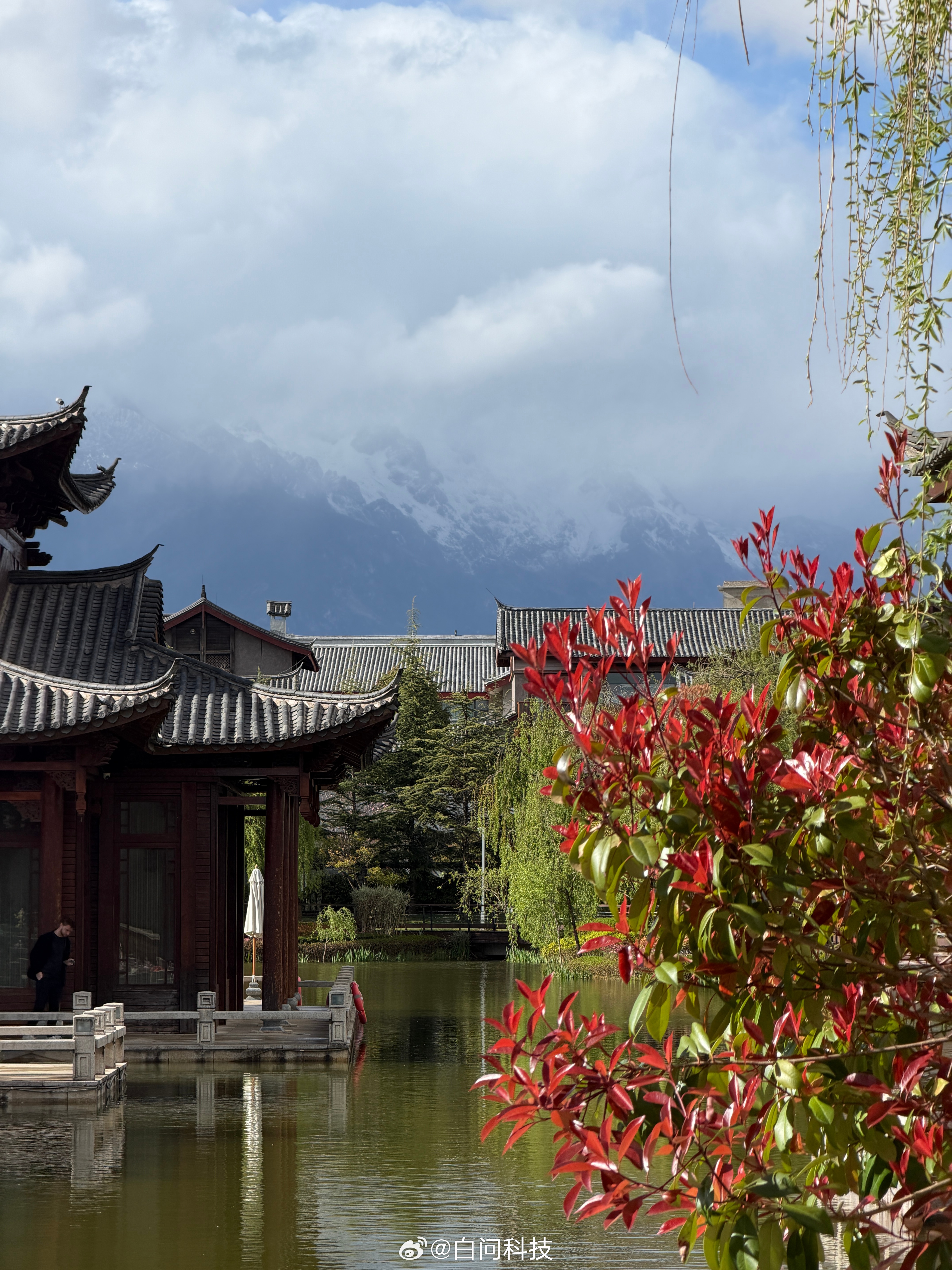 随橙想呢！还没出酒店就已经出图一大堆了还看到了彩虹🌈样片还不能发 大家先看一下