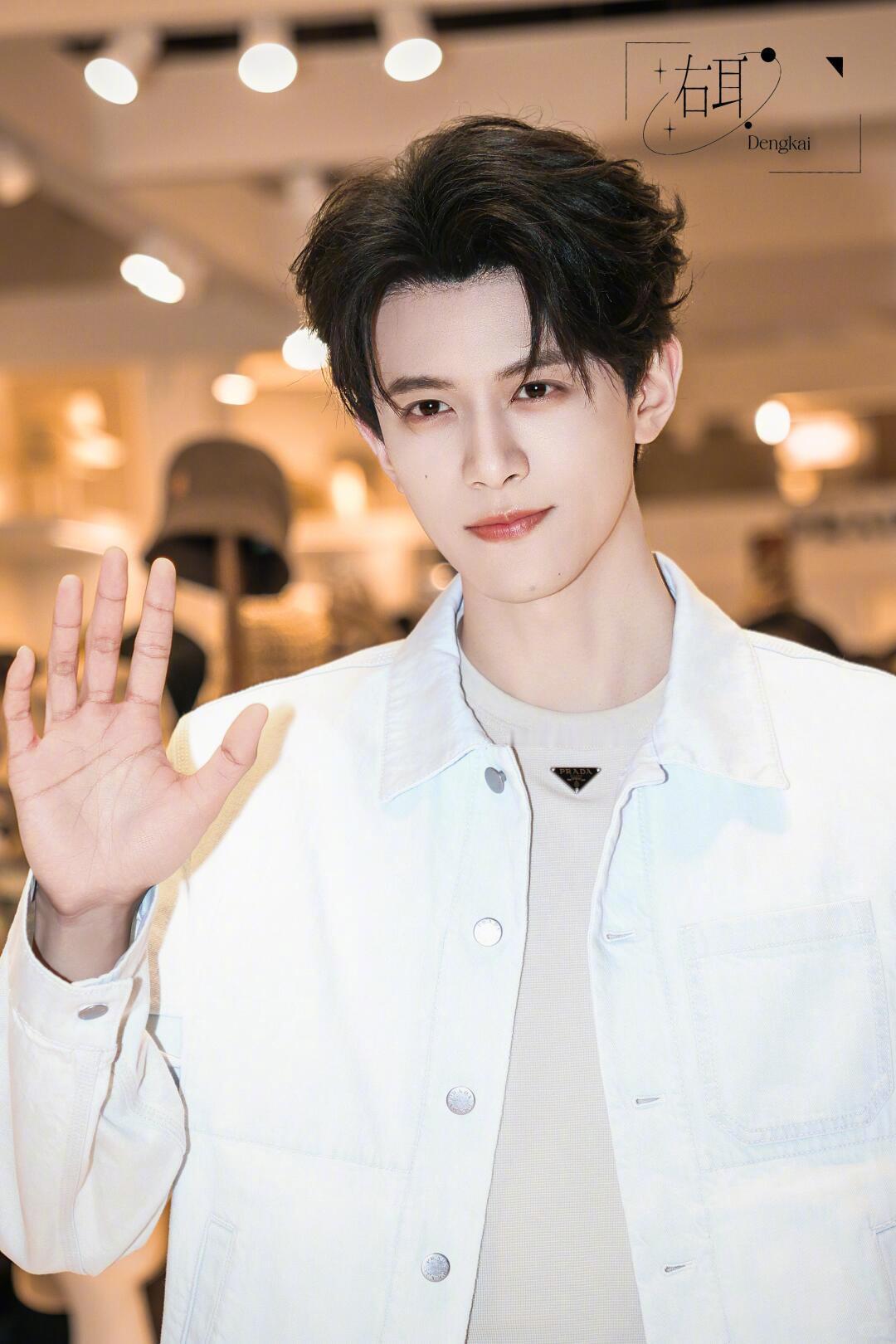 邓凯回应一夜爆红邓凯 新人美时期很珍贵既能珍惜新人阶段的美好，又不甘止步、愿意持