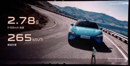 小米汽车与苹果汽车较量
颇具看点
小米造车备受追捧
所到之处
有车企老总陪同
获