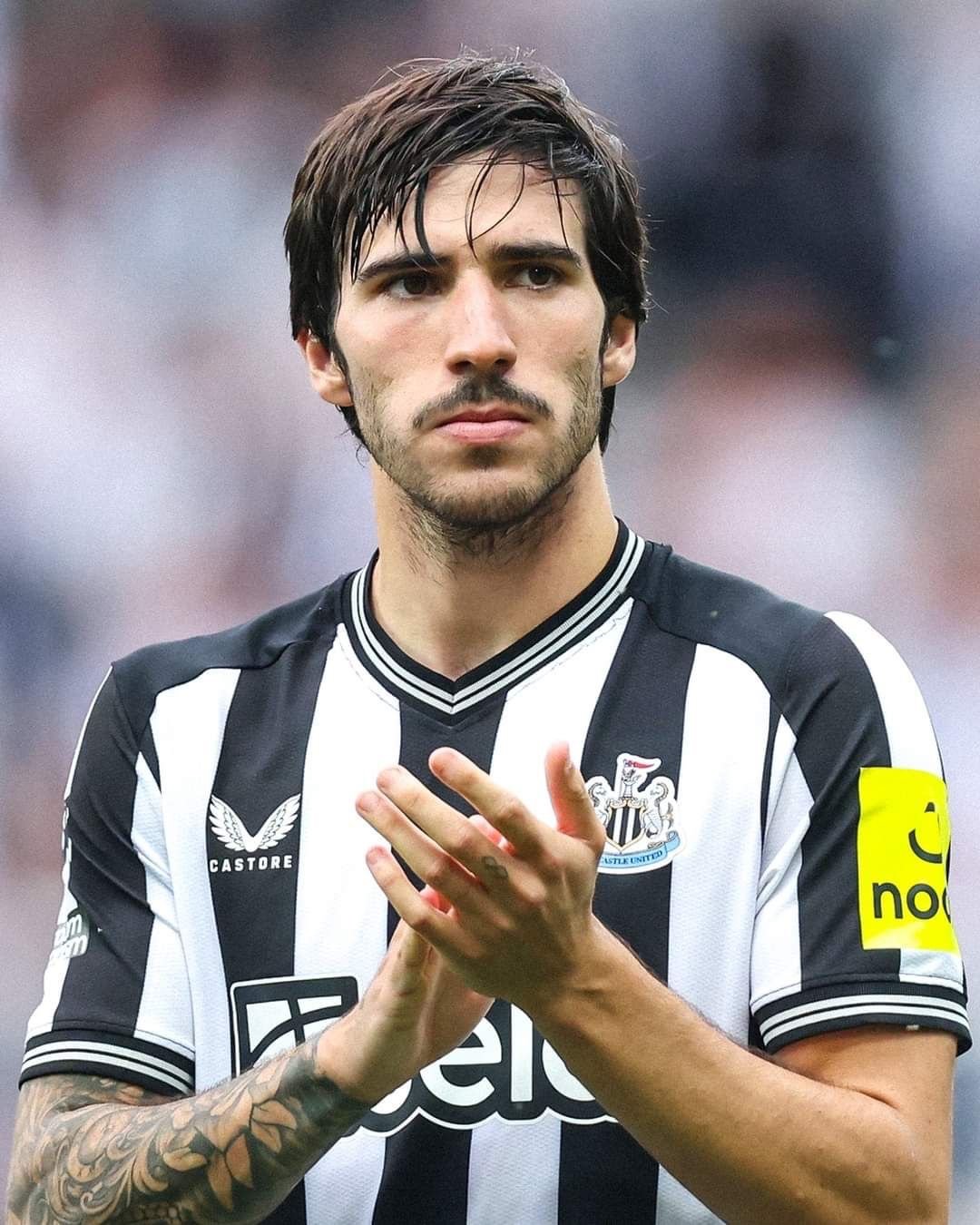 阿斯报：托纳利的经纪人已将他推荐给皇马。halamadrid