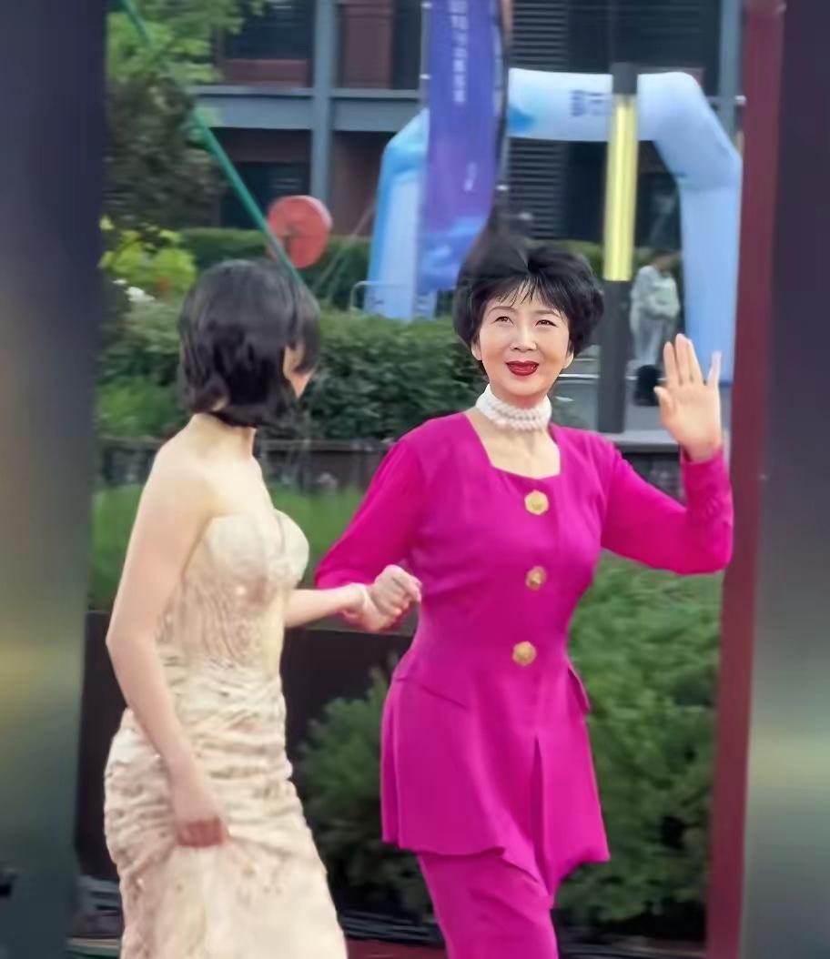 天呐，差点没认出来，美人迟暮，我们的女神也老了