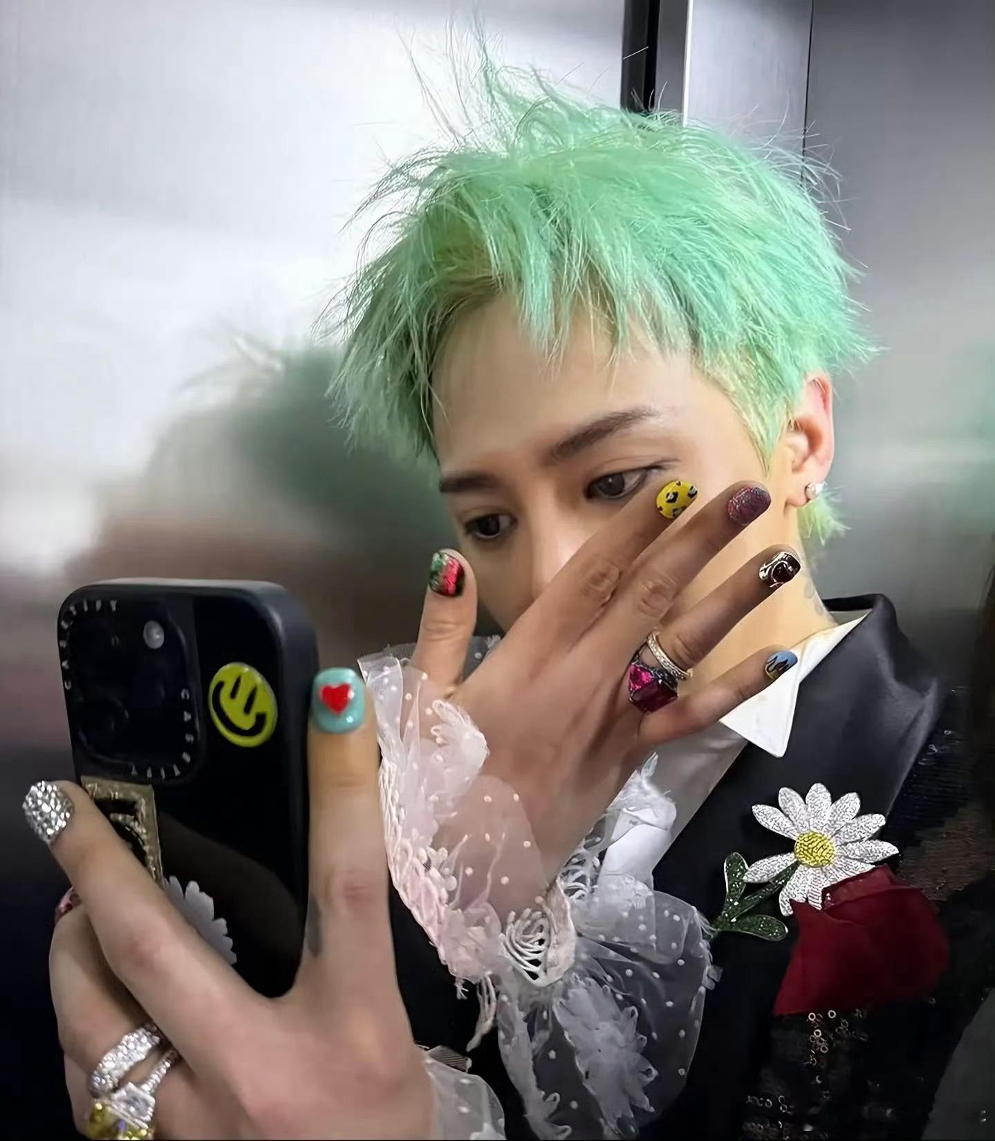 GD级审美 堪称时尚界的顶级范式！从发型到穿搭的成套搭配，从配饰到美甲的细节严选