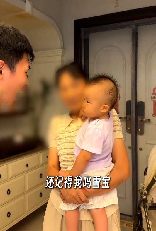 扔下还不满周岁的小闺女，跑去美国陪小7岁的老公整整打卡一个月，这事儿要是换成你，