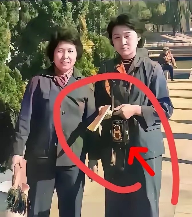 问了1000个人也没有一个人知道这位大姐手上拿的是什么？ 