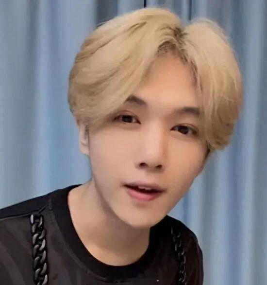 鹿哈或需赔偿消费者26.9亿元他有那么多钱赔偿吗？还是唱唱歌好没什么风险啊...