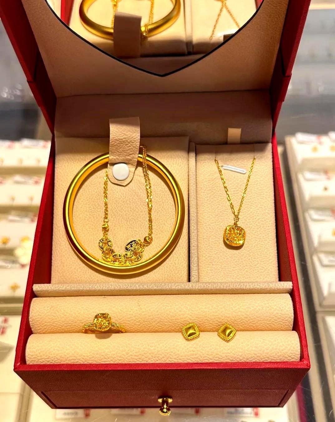 黄金价涨上天了！你结婚的五金，现在卖能多赚万把块！
家家户户都开始盘算那点金疙瘩