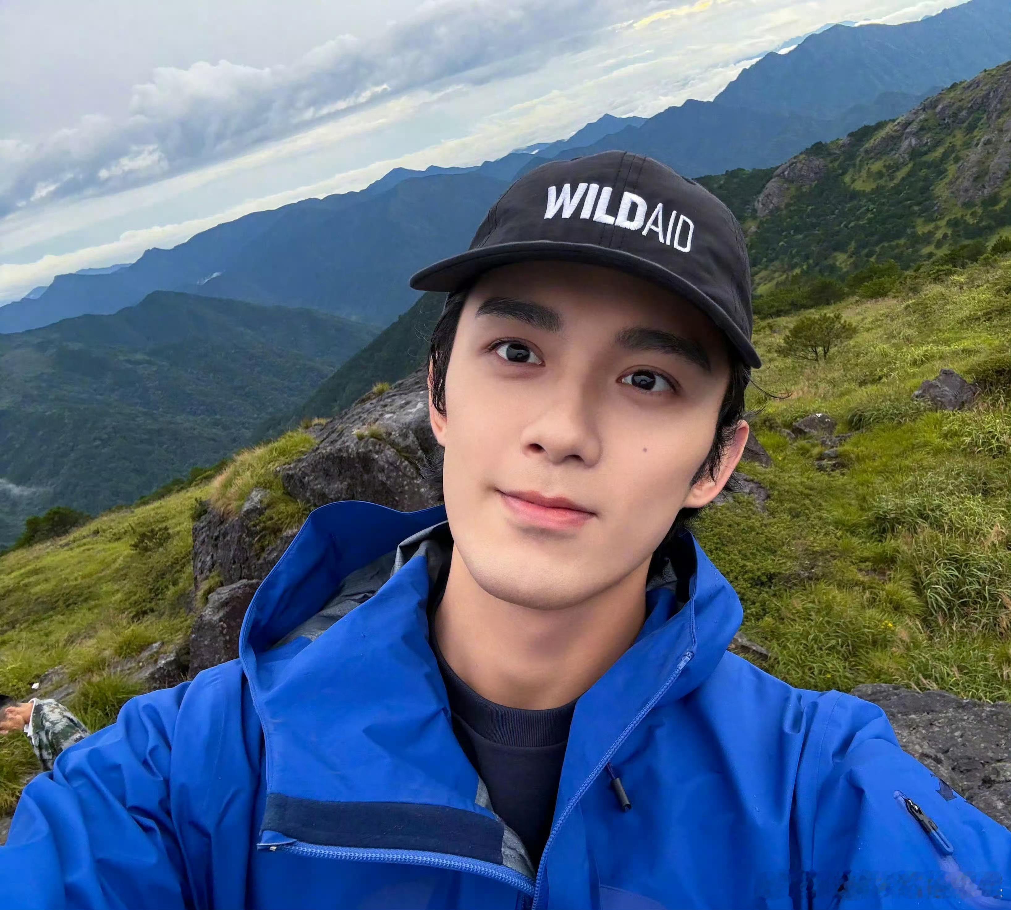 吴磊新商务益达即将开启预热  国民度很高的品牌恭喜🎉🎉🎉🎉 