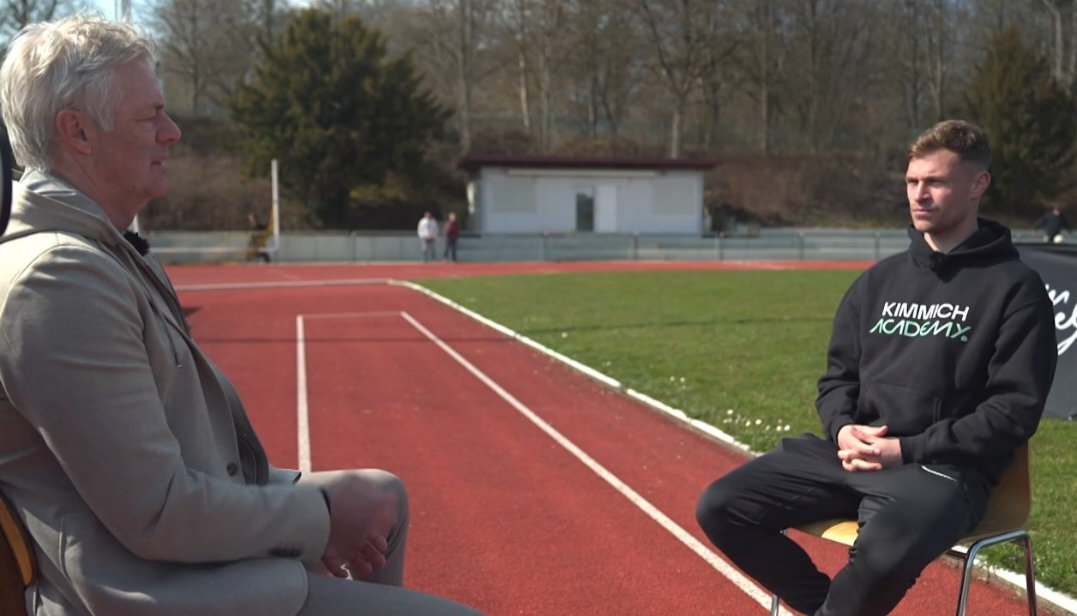 你能否像在拜仁那样，在国家队也取得如此统治级的表现？基米希：“我确实认为，当很多