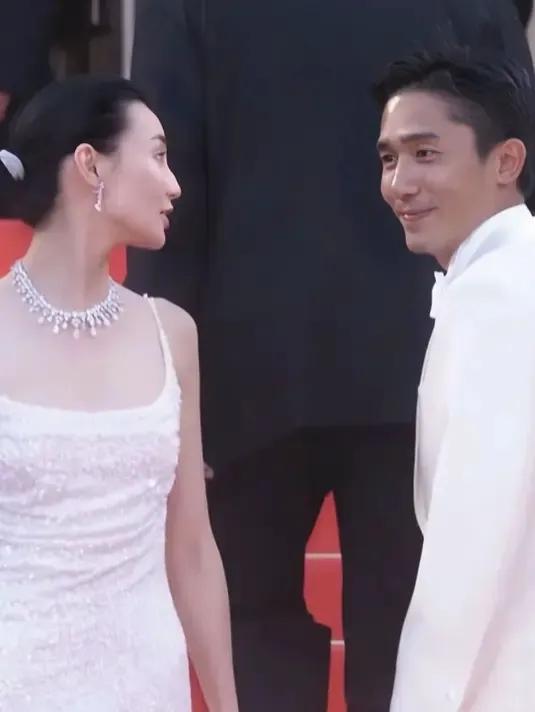 爱情这点事儿，就算捂住嘴巴，喜欢也会从眼睛里冒出来，动没动情，男人的眼神和肢体最