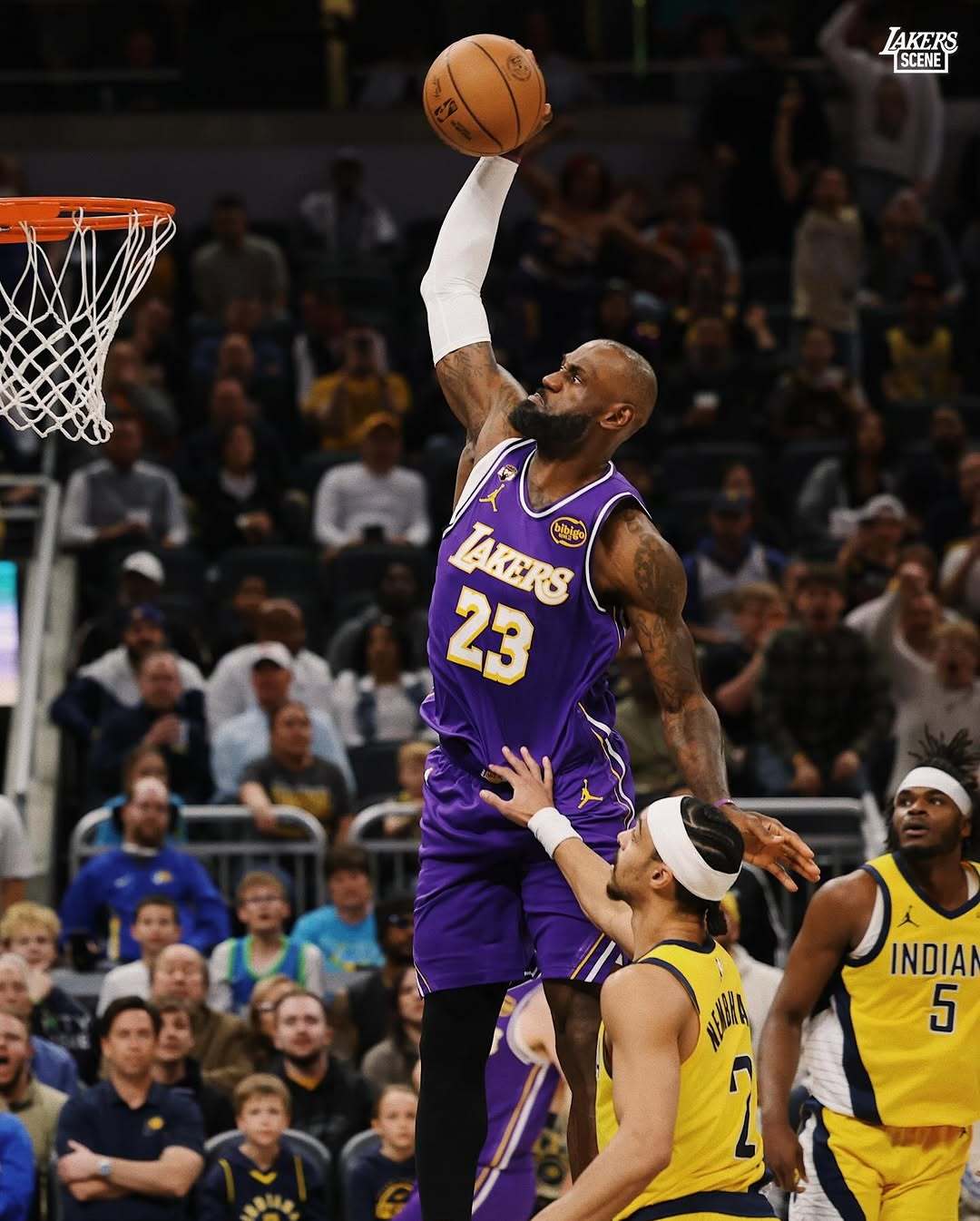 詹姆斯近12场比赛场均19.3分6.8篮板6.8助攻1.4抢断，投篮命中率58%