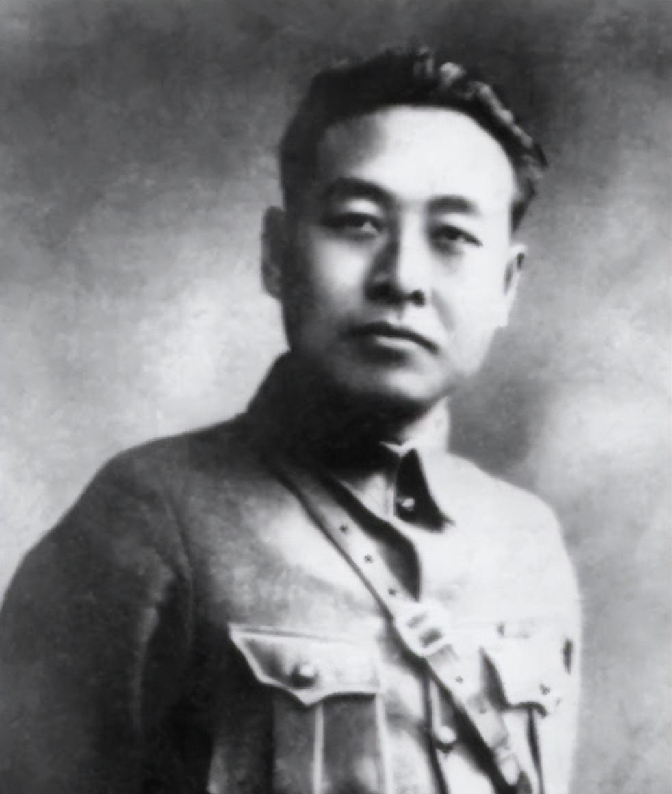 何郝炬回忆69：你能回来一趟，让祖父和我知道你平安无事就很好了
 
1969年的