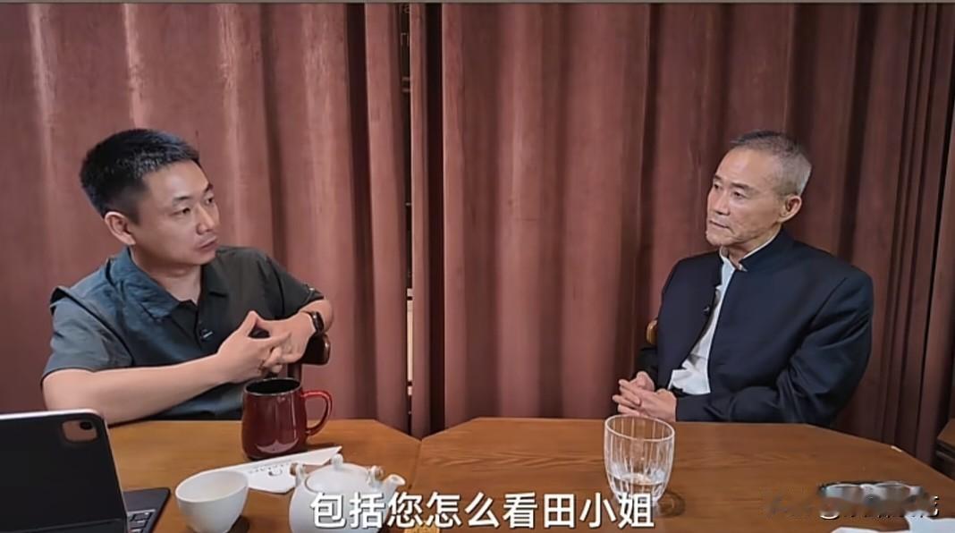 陈哲问王石：“你怎么看待女性独立，你觉得田朴珺算是独立女性吗？”王石：“我觉得M