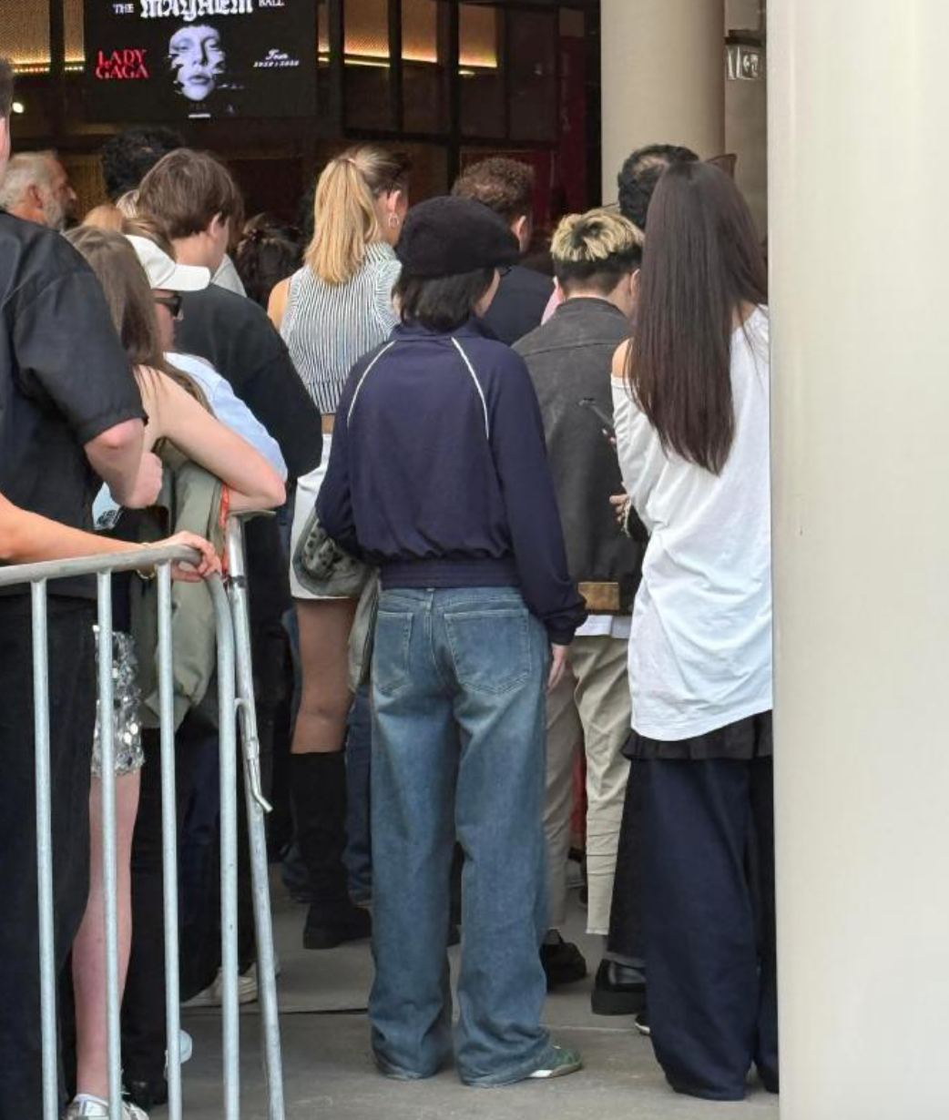 窦靖童宋妍霏去看LadyGaga演唱会 墨尔本偶遇窦靖童宋妍霏，两人一起在Lad