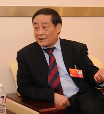 你好糊涂呀，虎毒尚不食子，你这钱一多 ，就学会装，一装就是几十年，还一直装到最后