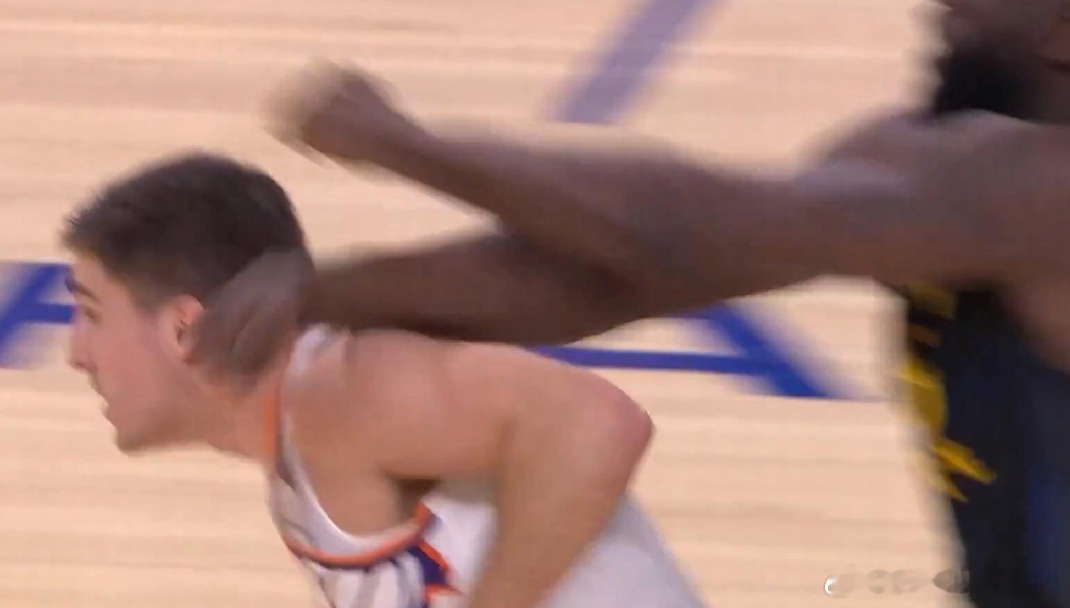 追梦格林突然自爆被驱逐 这真的有点莫名其妙！库里3+1，追梦跟吉莱斯皮发生口角，