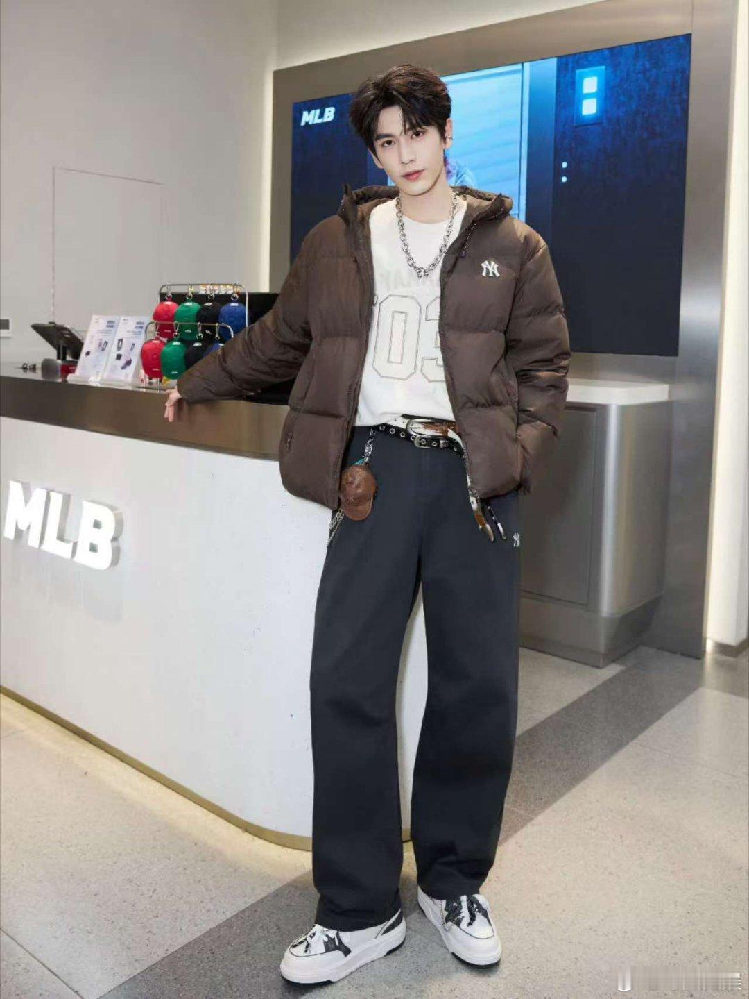 张凌赫沈阳活动出图，共叙冬日， 