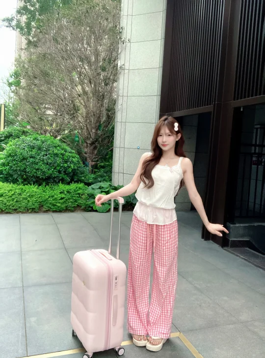 存一些甜妹出行拍照姿势📸！！