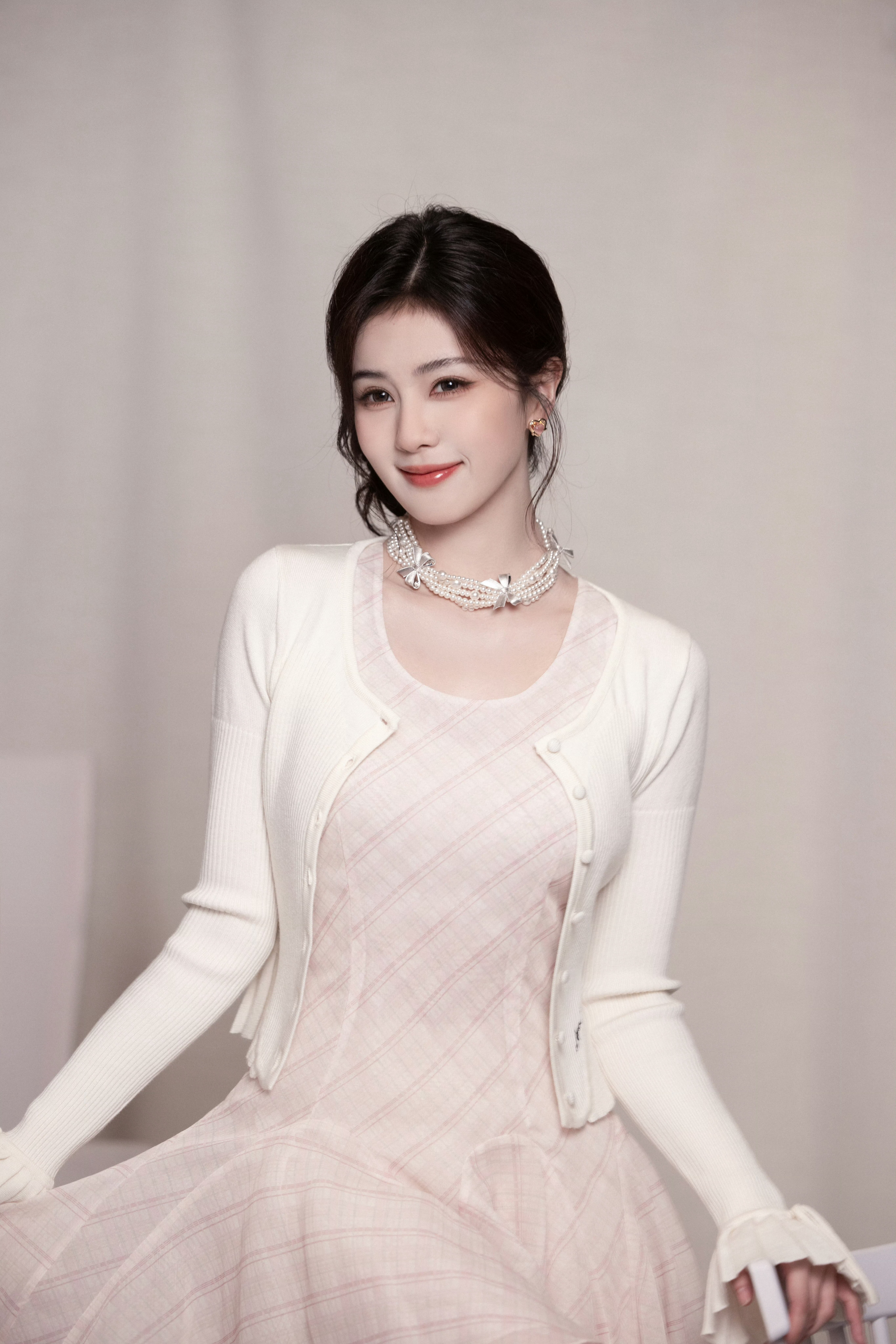 白鹿合约到期不续约蒙淇淇开撕白鹿白鹿超话[超话]      美腿白袜，纯欲，发射