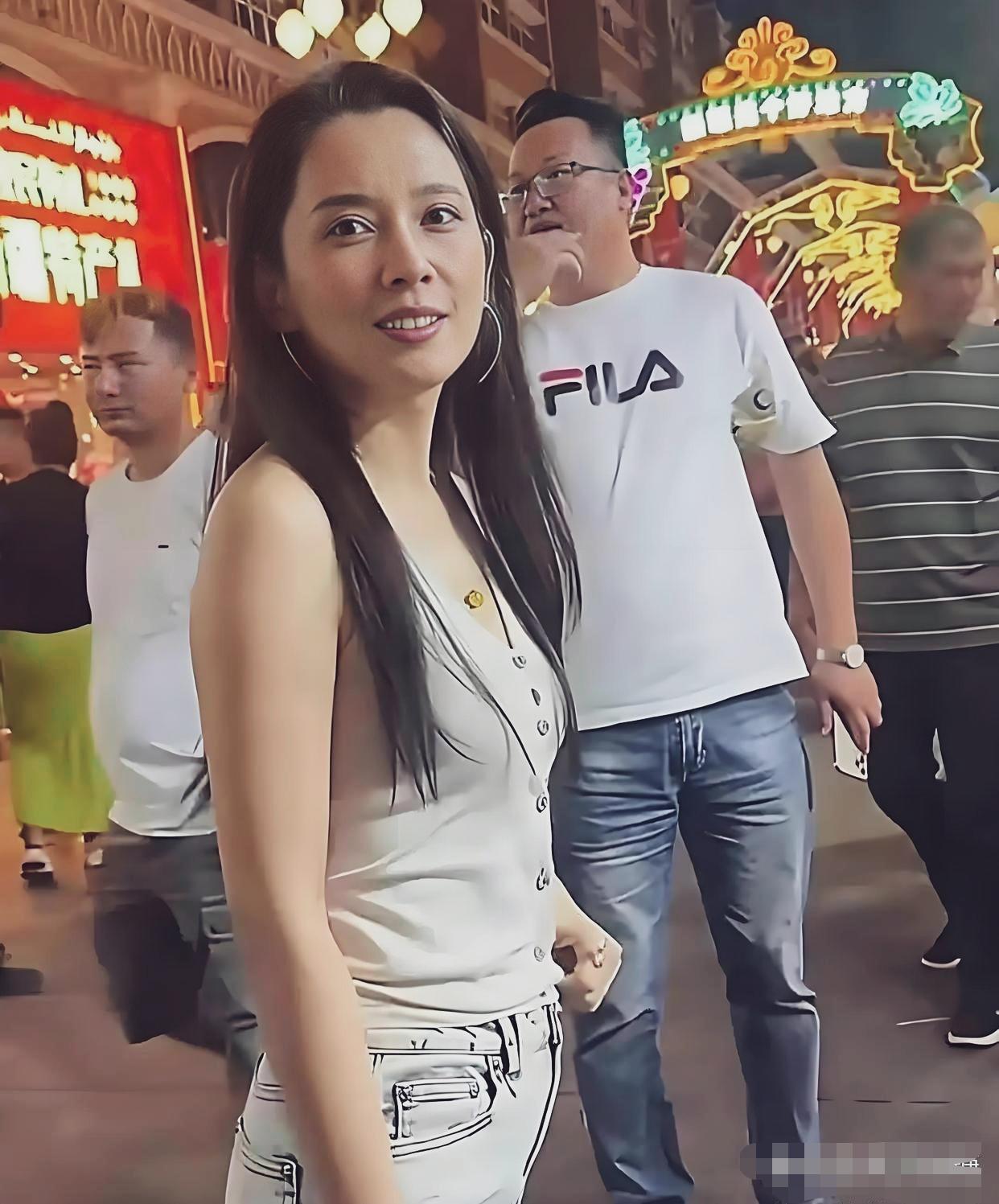 汪峰女朋友森林北，五官精致，英气十足，不比章子怡差。