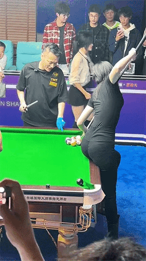 这扎杆技术了不起[赞][赞]球杆法 台球架杆技巧 台球扎杆 扎杆原理 扎杆走位 