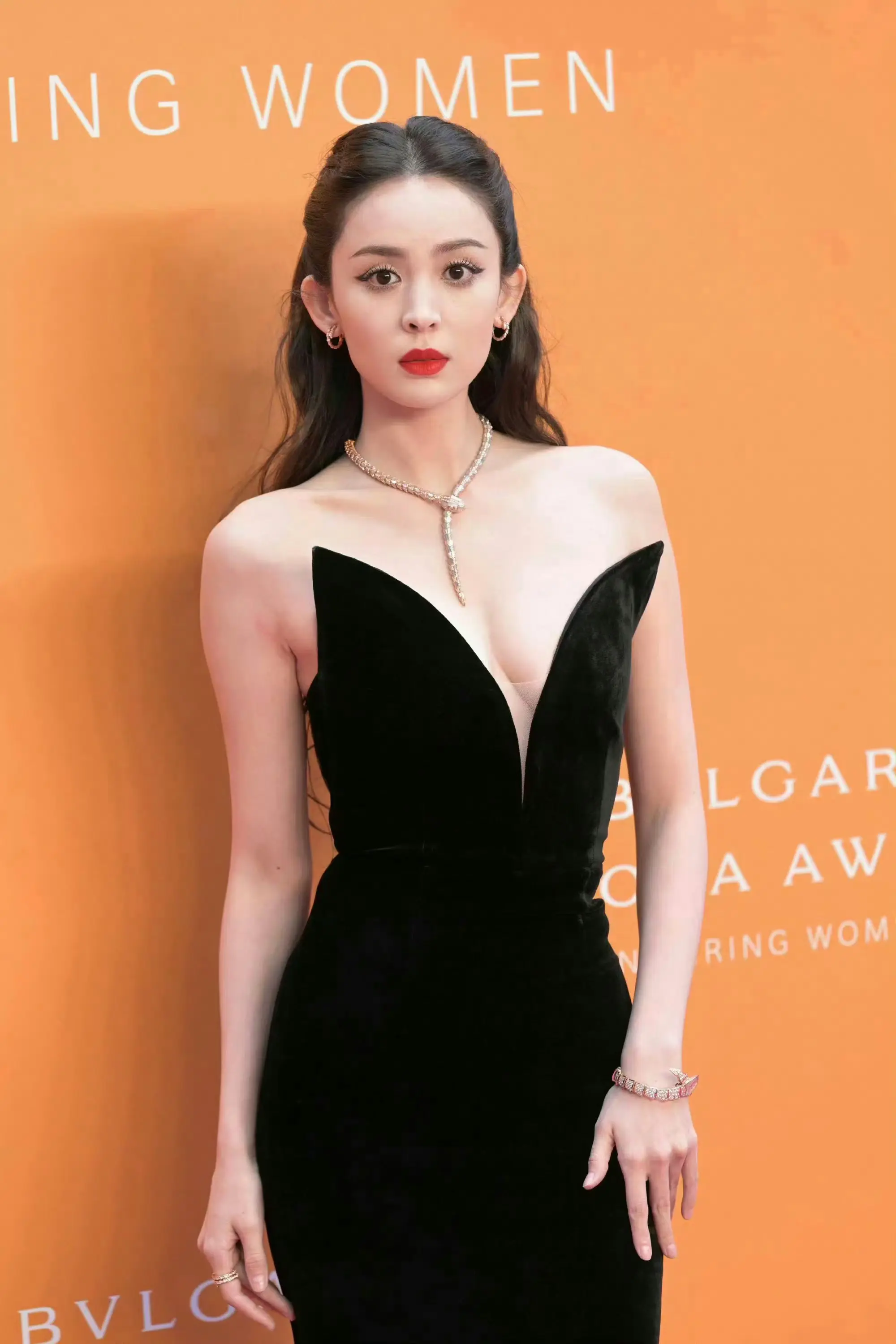 娜扎。