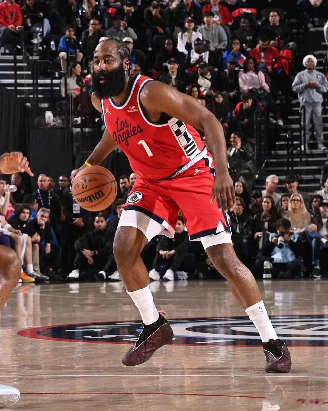 哈登 vs湖人 21分4板10助 W7L21[28/82]终于赢了一场球，不错不