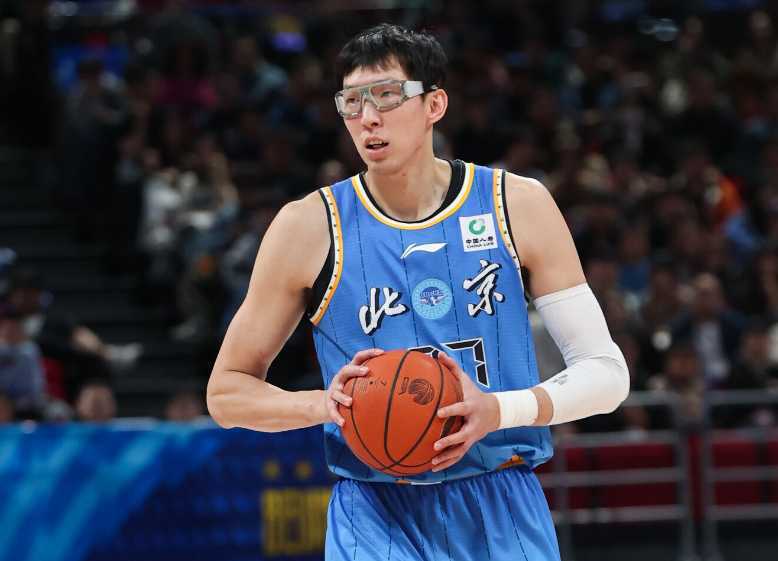 周琦斗志遭质疑：最后两场仅7分与6分 下半场0分提前下场认输北京时间5月22日，