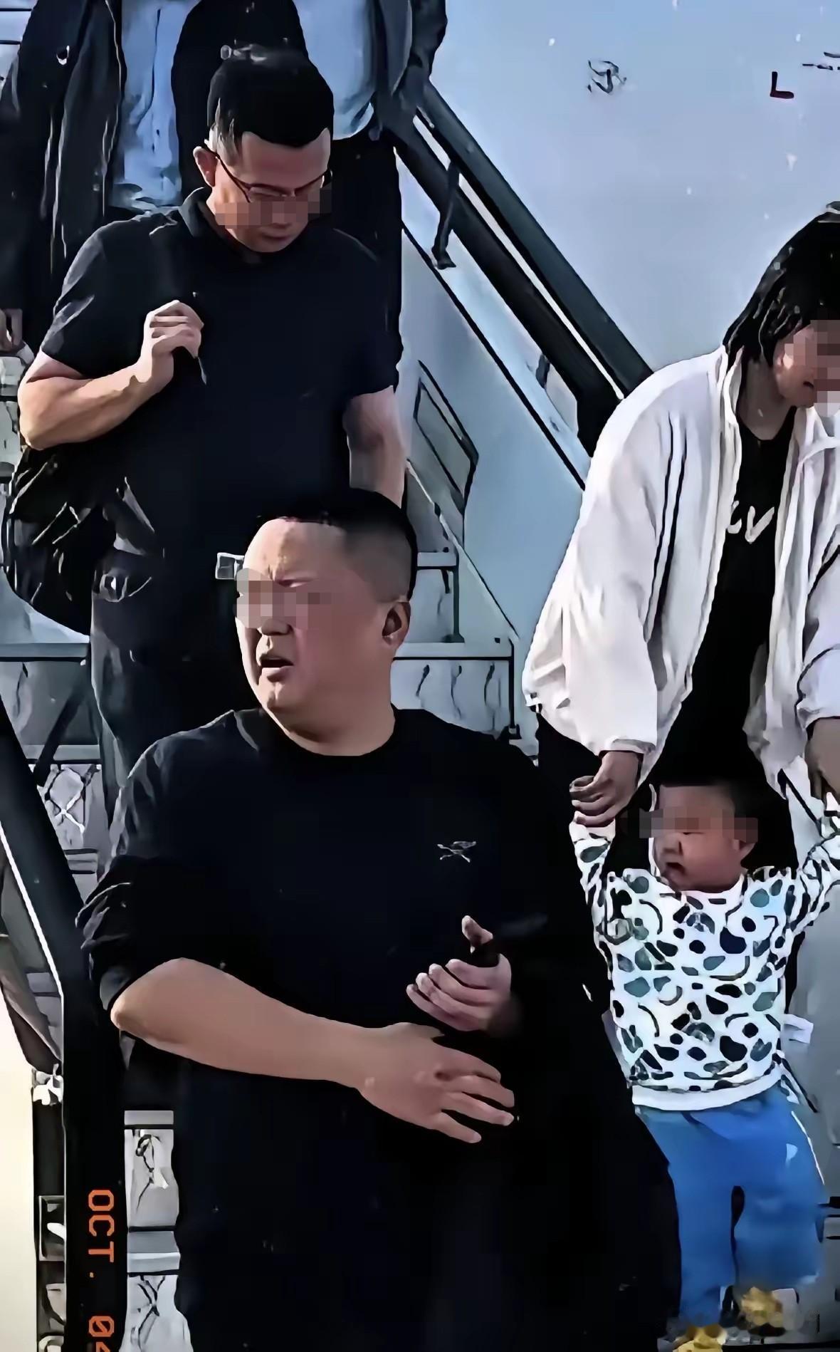 随便把人家一张照片发到头条上，就称人家是8月28日MU6741航班上那位得理不饶