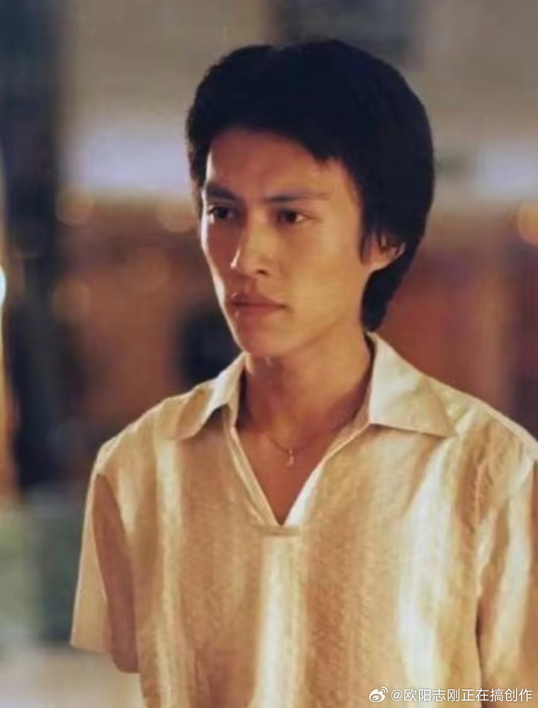 靳东哥哥年轻时候与现在相比，显然是现在更帅！