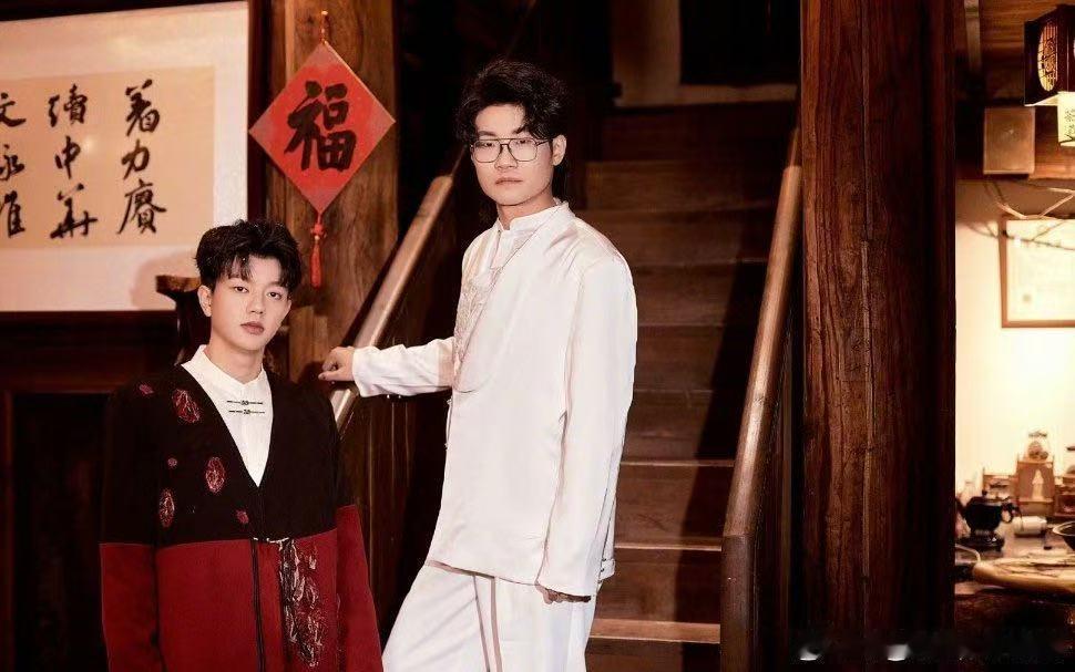 别人是蒜鸟B站联欢会是尊嘟笑鸟 救命！战国鸟形铜尊在联欢会直接“活”了，这波谐音