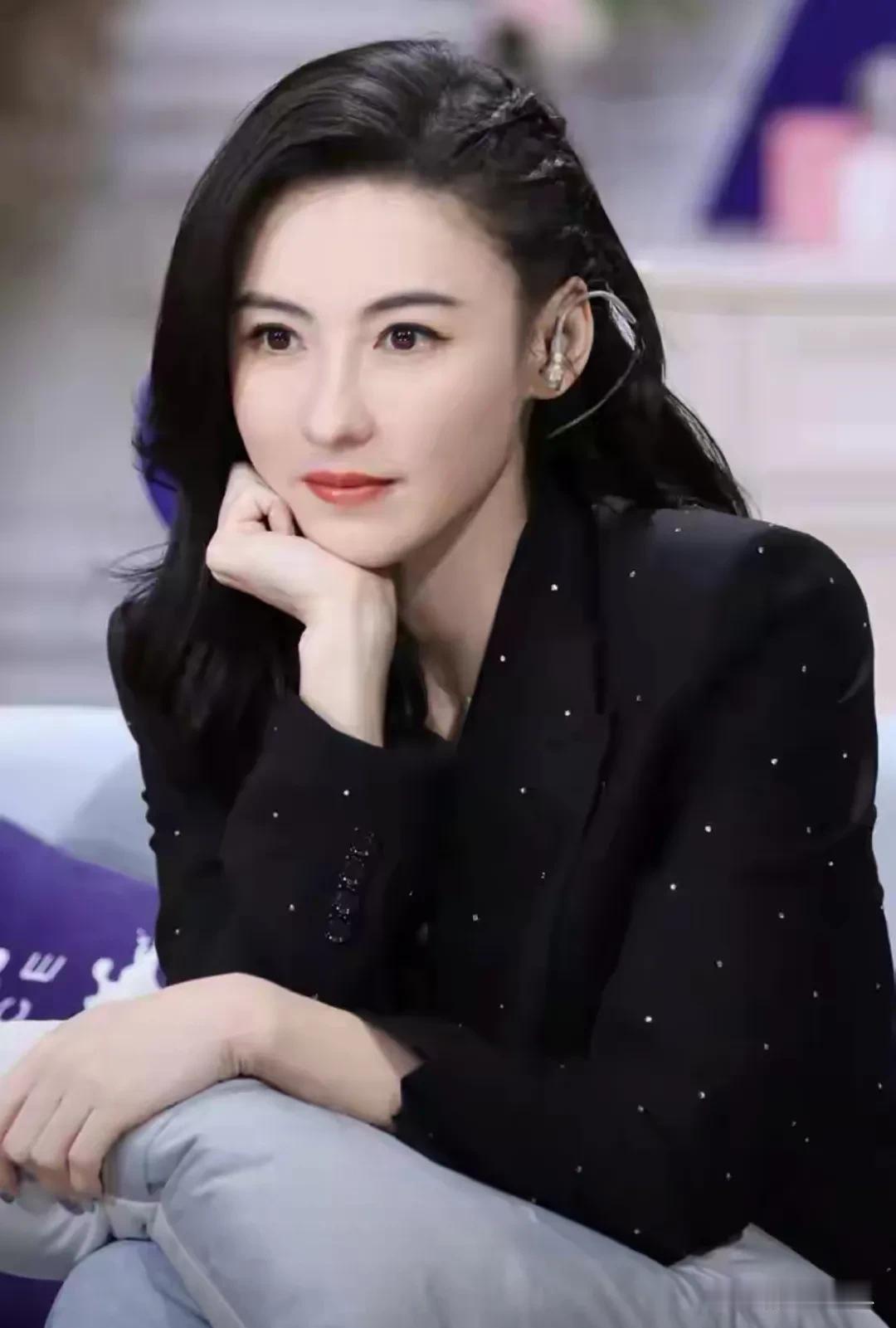 6月3日娱乐圈最抓马的瓜来了！
谢霆锋和张柏芝这对"世纪前任"，居然同时官宣加盟