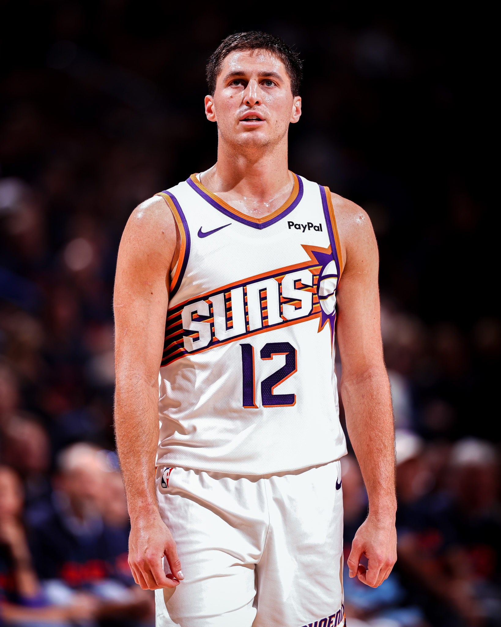 昨晚顶上先发的鸡皮拿到7分6篮板6助攻，主帅奥特称赞他承担起了责任，给予球队了能