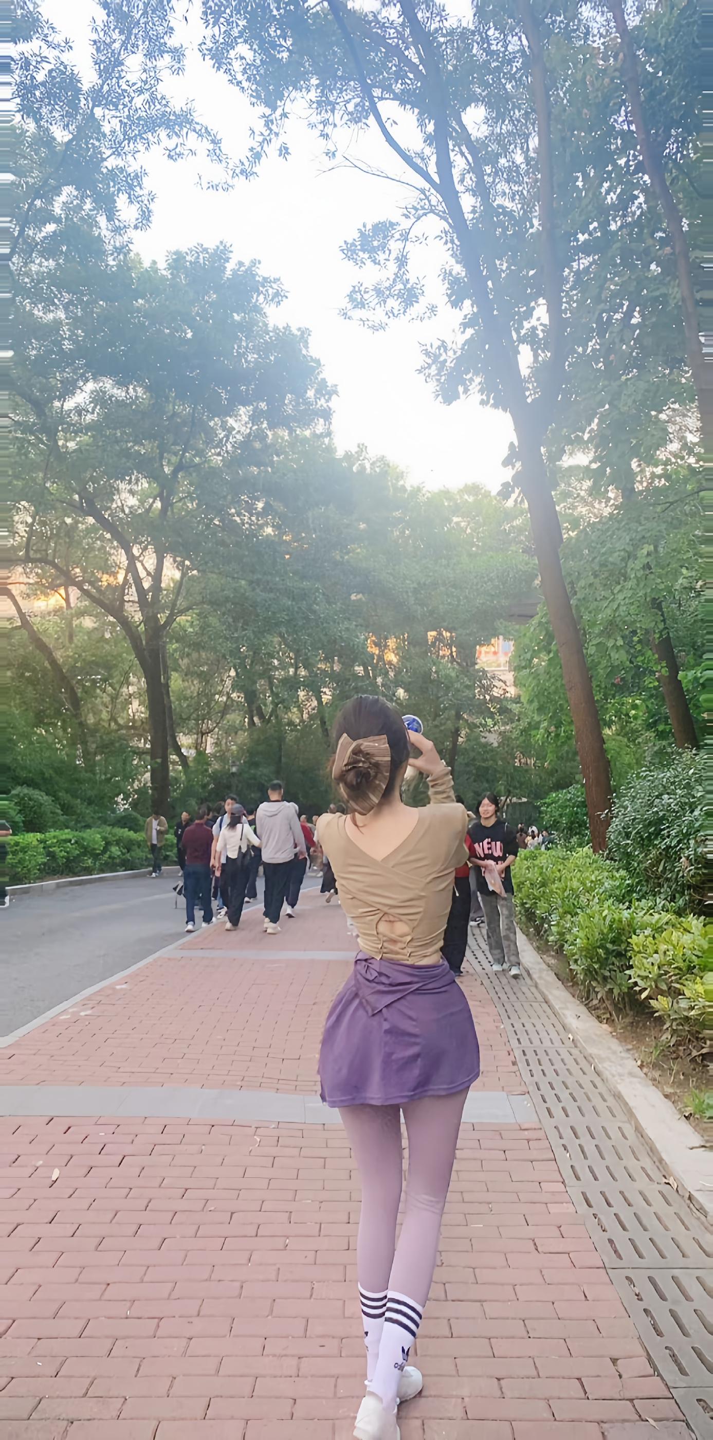 “当我对这个世界感到厌倦的时候 我就会想到你 想到你在这个世界的某个地...