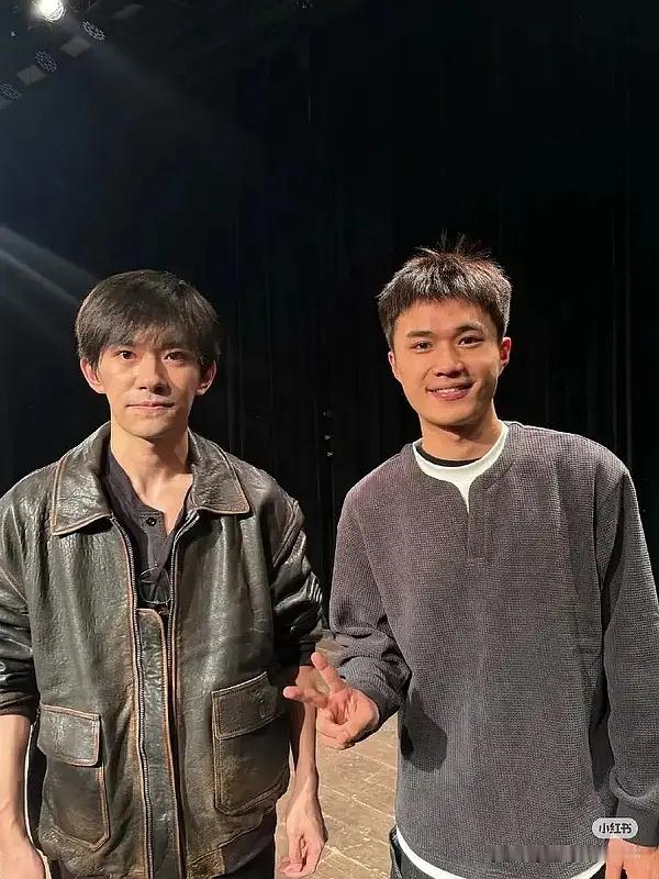 谷爱凌合照事件翻版来了，同学是跟易烊千玺有什么恩怨吗？😢 ​​​