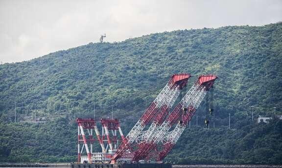 大型海上工程船「長大海升」號
一艘擁有 3,200 噸級起重能力的巨無霸起重船。