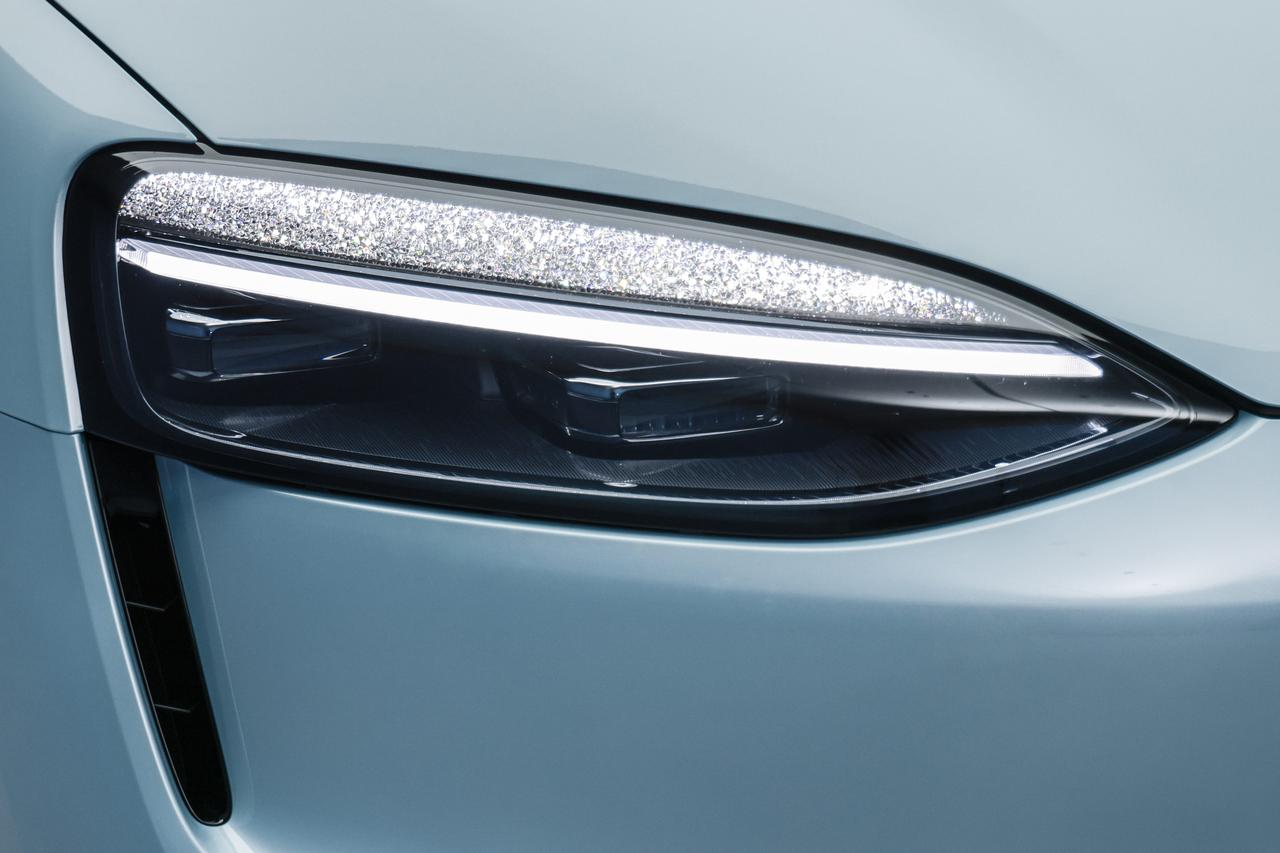 拒绝“班味”！问界M6这舒适度，专治年轻人的各种疲惫
工作日搬砖太累？问界M6直