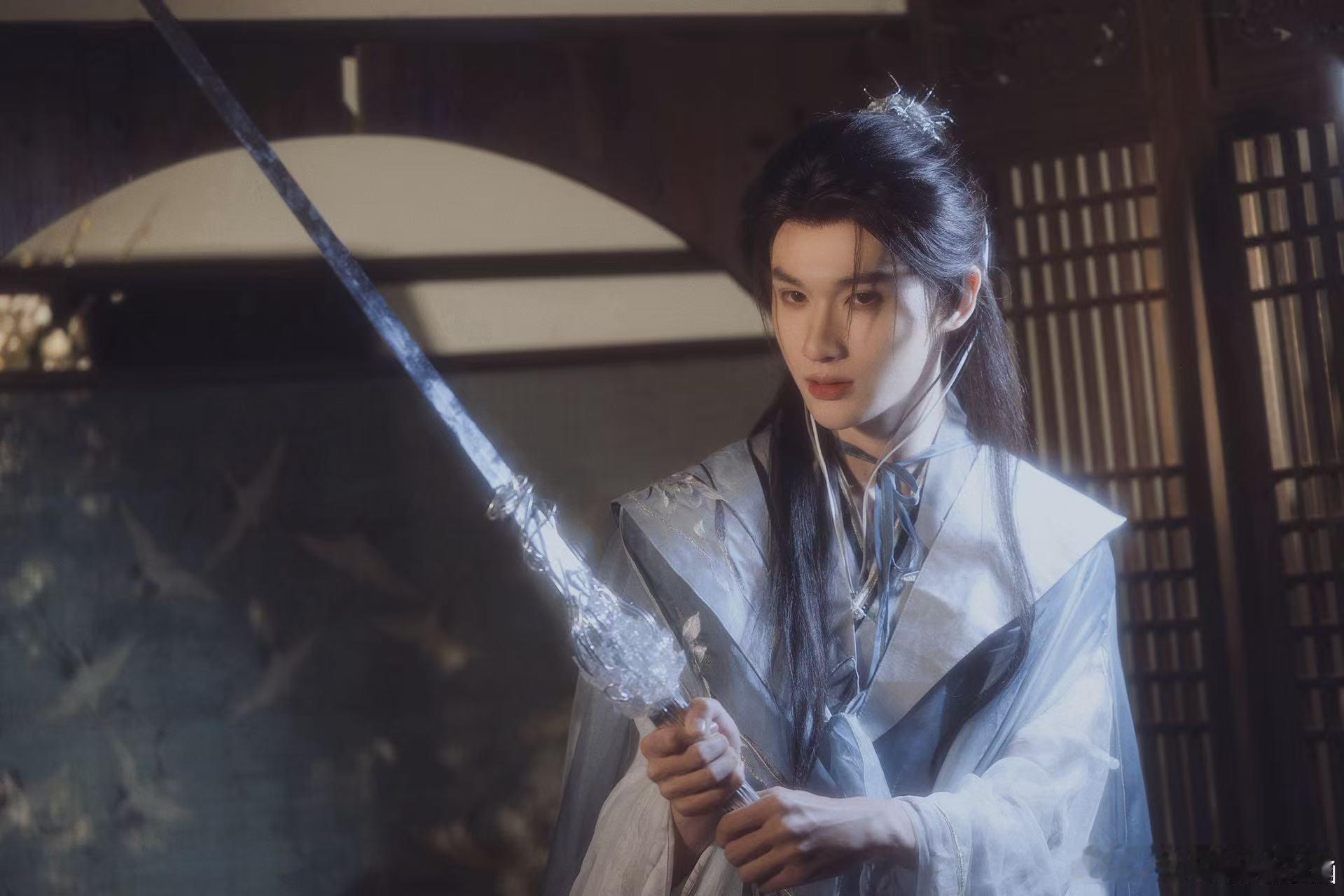 懂事的导演已经给余宇涵递本子了余宇涵古风剑生 余宇涵用一段视频证明了自己的古风适