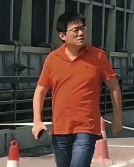苏新皓张极最难哄的不敢出声苏新皓张极听到难哄就不说话了一路向海的少年 左航张泽禹