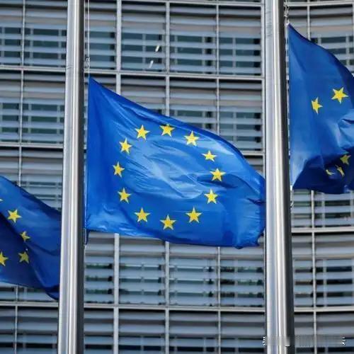 欧盟敲定明年援乌900亿欧元！
定北京时间今天中午（当地时间12月19日凌
晨)