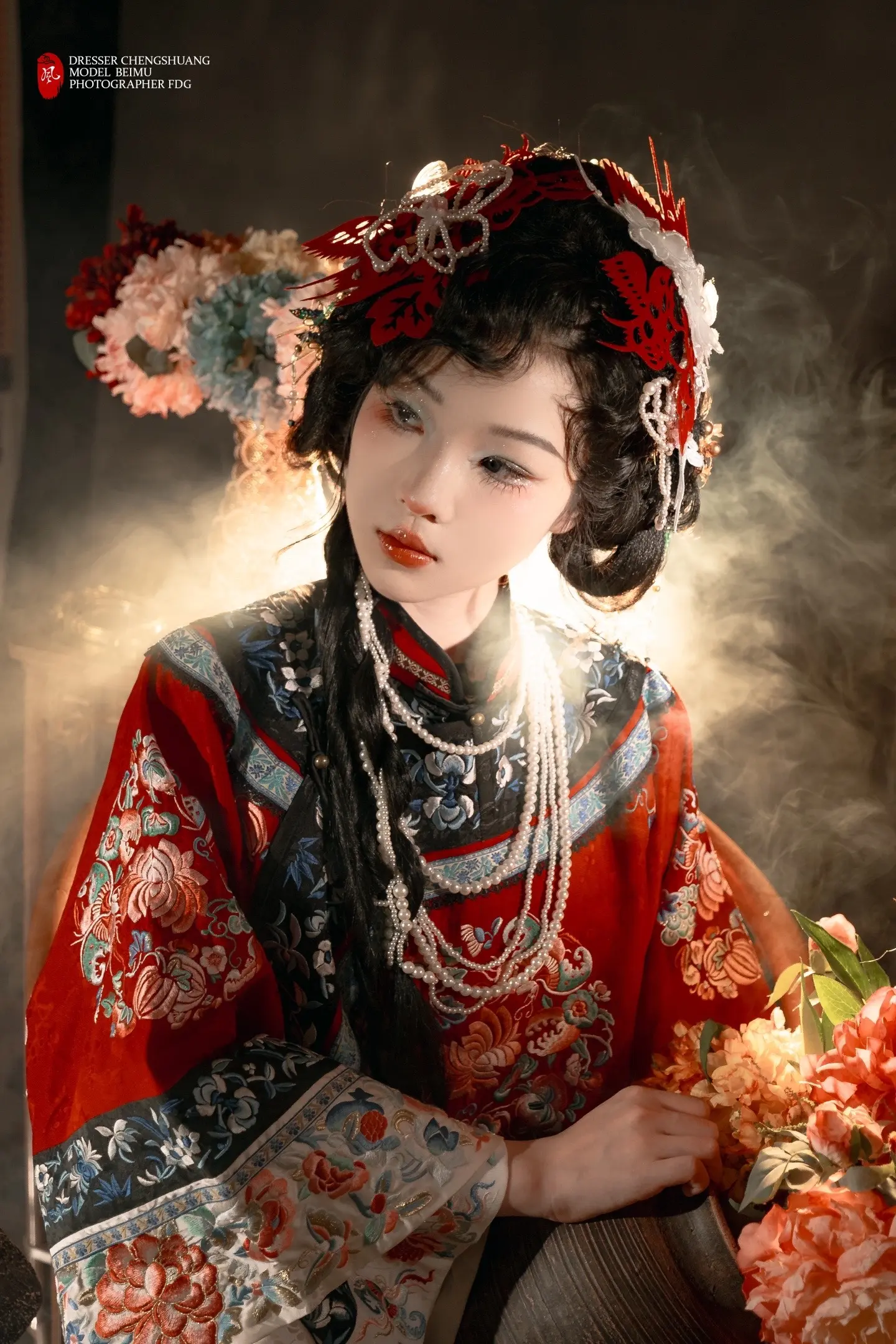 新旧时代的交错，现代与古老的重叠，新思想和旧传统的碰撞，我想这就是清汉的故事。