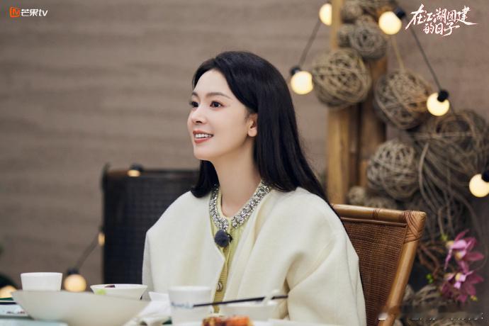 本期的水龙吟团综厨房环节特别搞笑！罗云熙、肖顺尧等人在切菜、炒菜时的失误和配合无