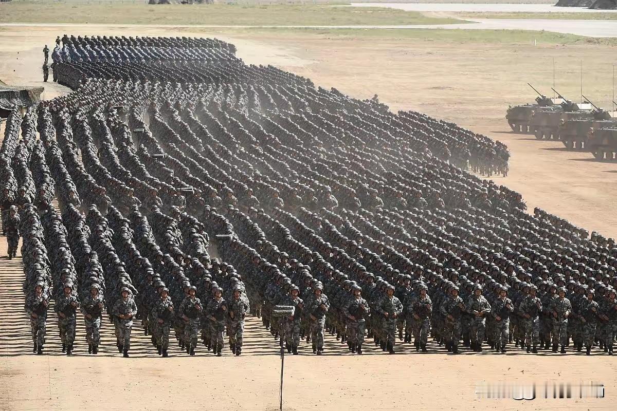 西部战区实力有多强?天上飞
满无人机 地上全是歼-20
西部战区是中国面积最大的