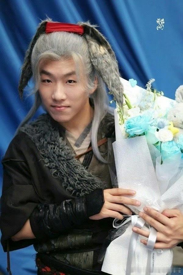 ymls正在永拒的王天放的古装扮相 