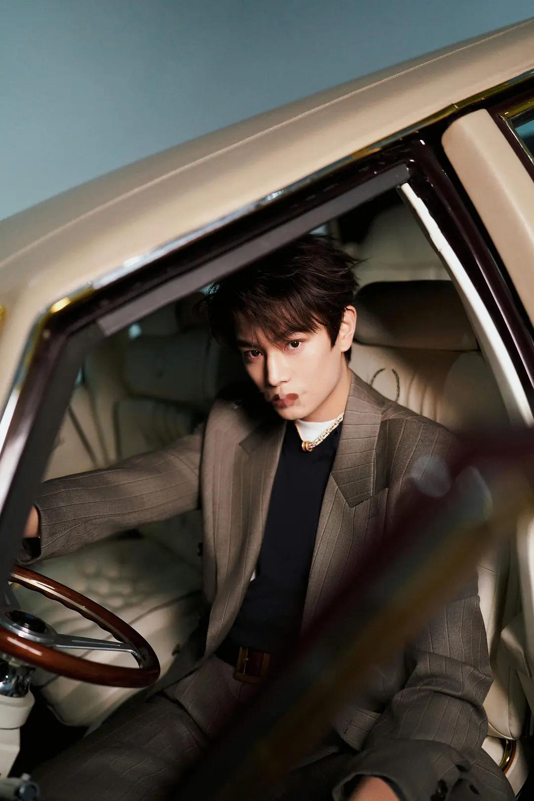 丁禹兮星光大赏出发图 