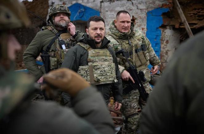 基辅深夜突发惊魂时刻，11月14号的凌晨防空警报刚划破夜空430架无人机就黑压压