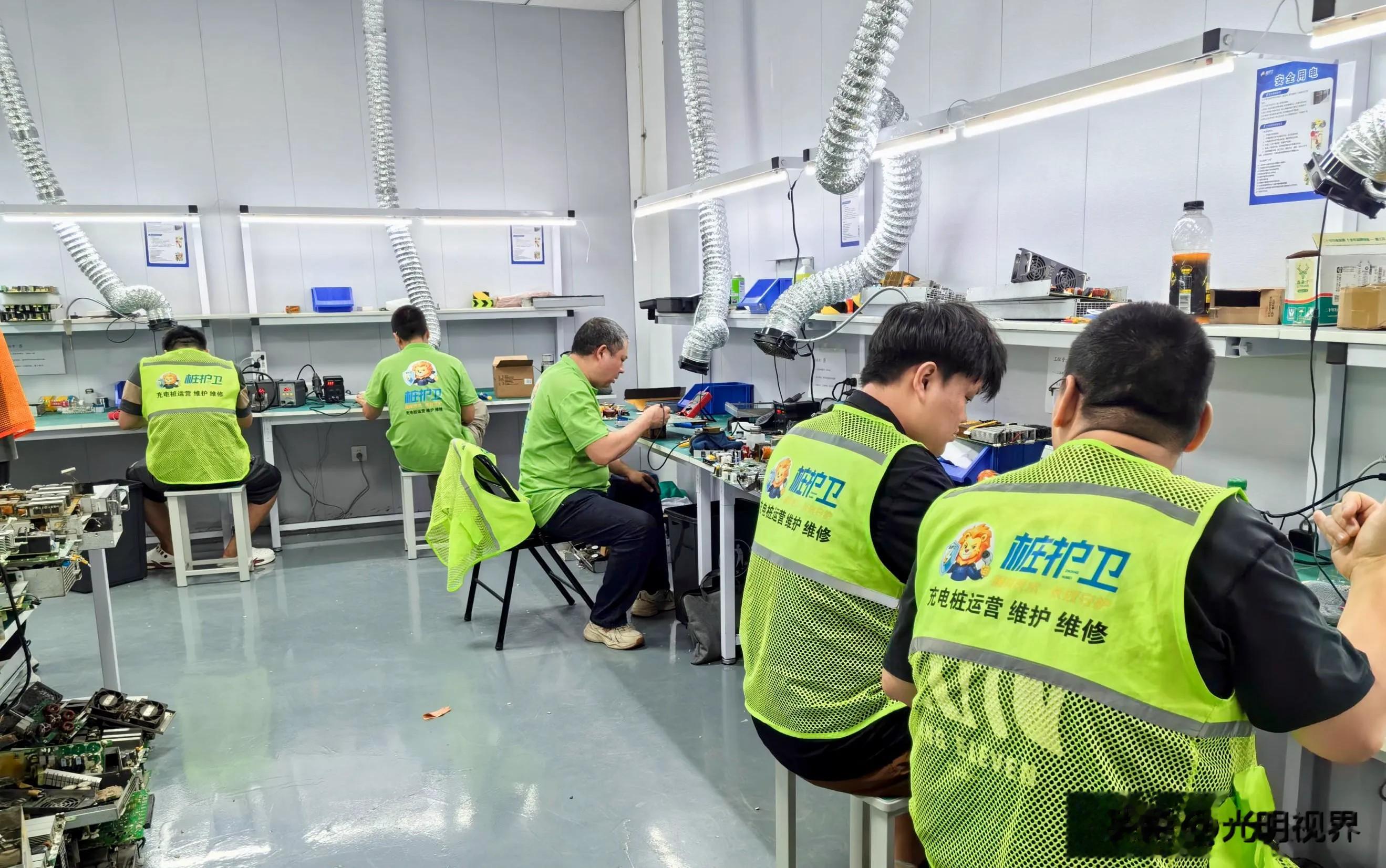 桩护卫：充电桩运维成产业新风口 第三方连锁服务模式加速破局